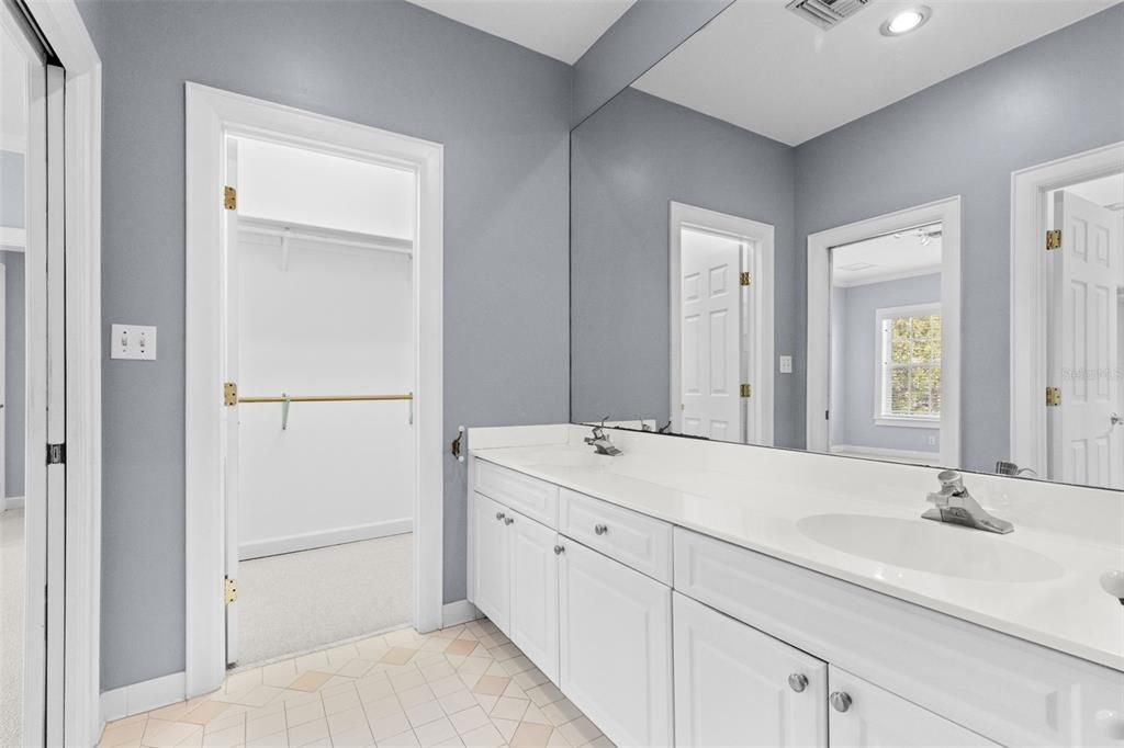 For Sale: $799,000 (3 beds, 2 baths, 2400 Square Feet)