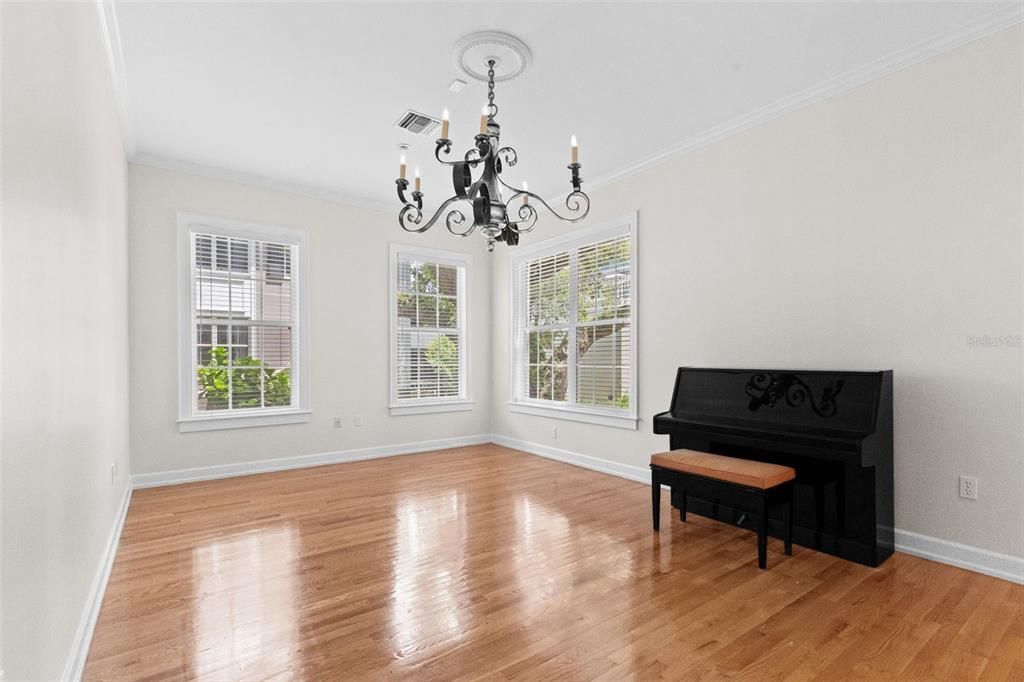 For Sale: $799,000 (3 beds, 2 baths, 2400 Square Feet)