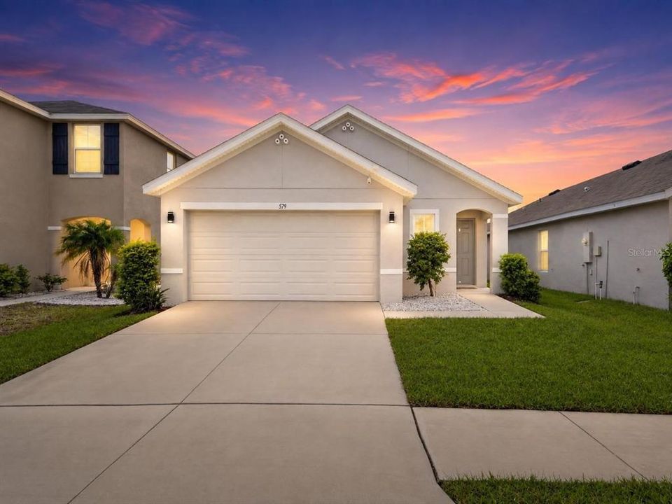 For Sale: $279,000 (3 beds, 2 baths, 1516 Square Feet)