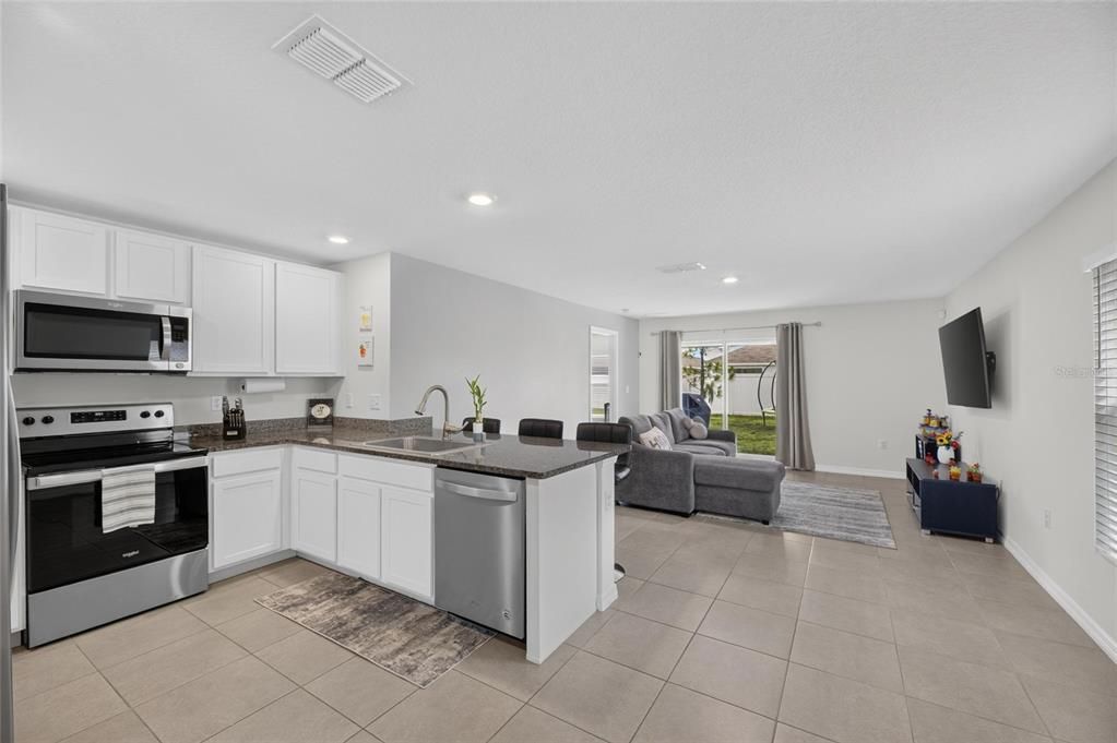 For Sale: $279,000 (3 beds, 2 baths, 1516 Square Feet)