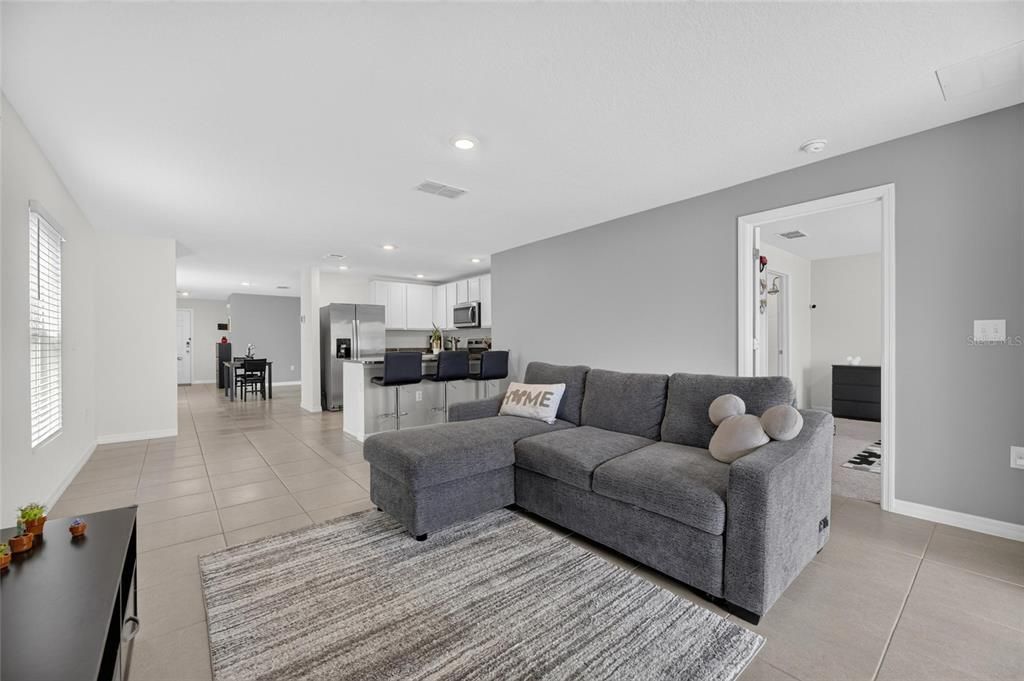 For Sale: $279,000 (3 beds, 2 baths, 1516 Square Feet)