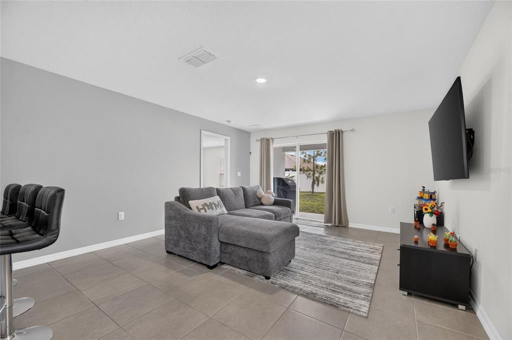 For Sale: $279,000 (3 beds, 2 baths, 1516 Square Feet)