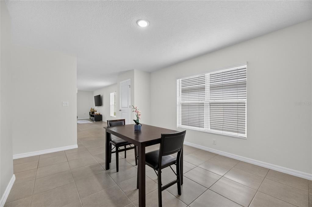 For Sale: $279,000 (3 beds, 2 baths, 1516 Square Feet)