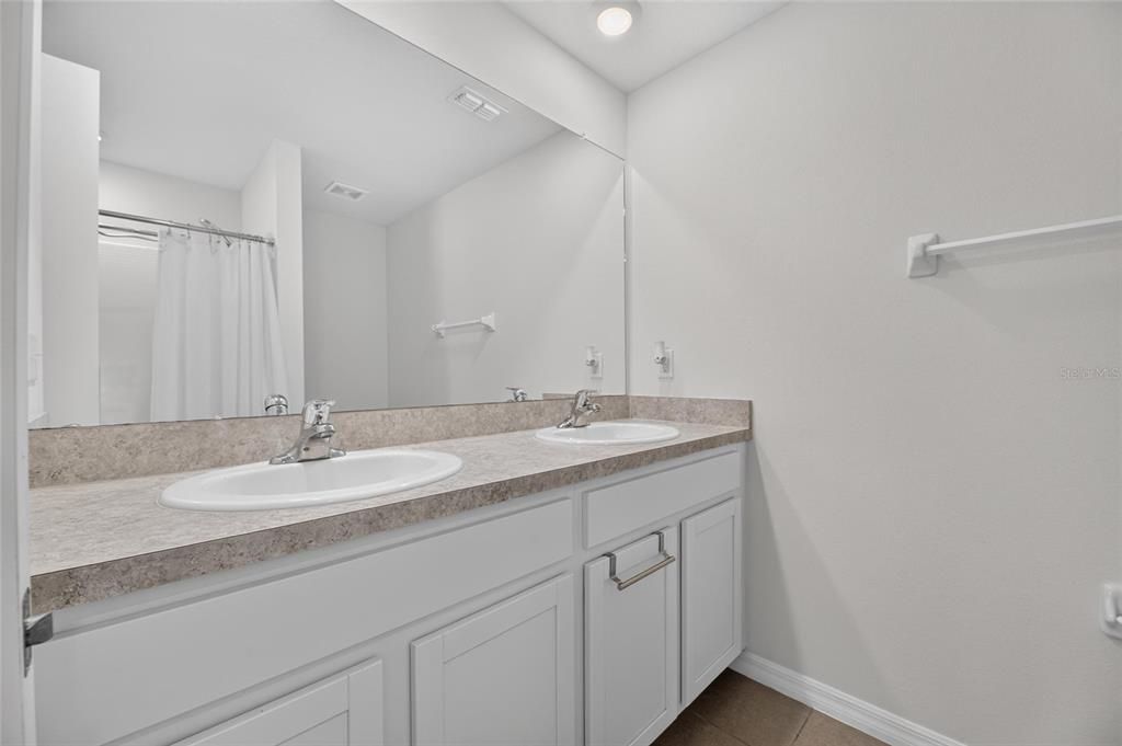 For Sale: $279,000 (3 beds, 2 baths, 1516 Square Feet)