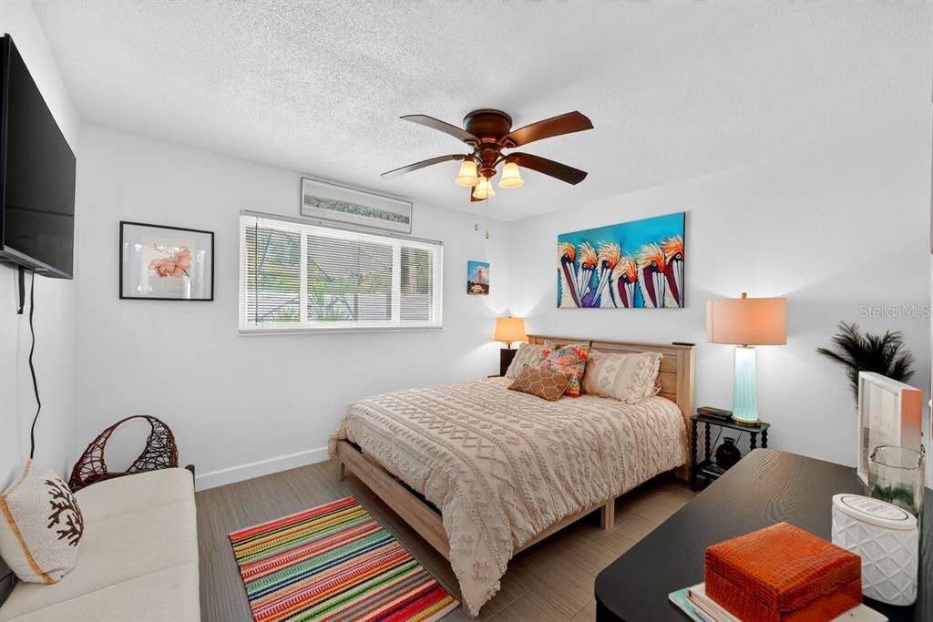 For Sale: $405,000 (3 beds, 2 baths, 1599 Square Feet)