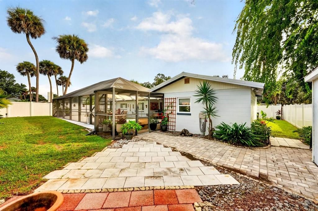 For Sale: $405,000 (3 beds, 2 baths, 1599 Square Feet)