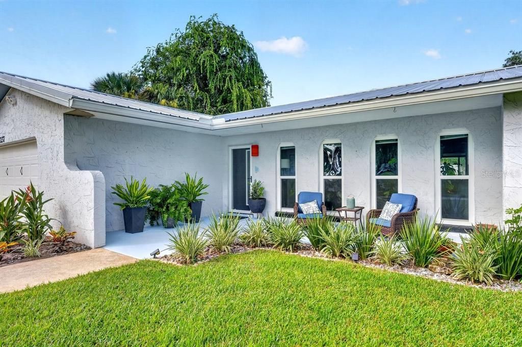 For Sale: $405,000 (3 beds, 2 baths, 1599 Square Feet)
