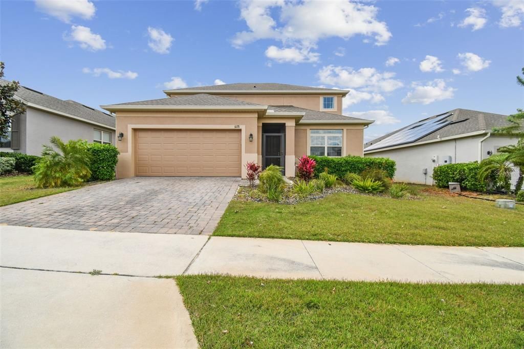 Active With Contract: $525,000 (4 beds, 2 baths, 2560 Square Feet)