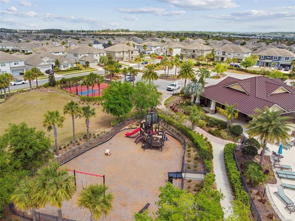 Active With Contract: $525,000 (4 beds, 2 baths, 2560 Square Feet)