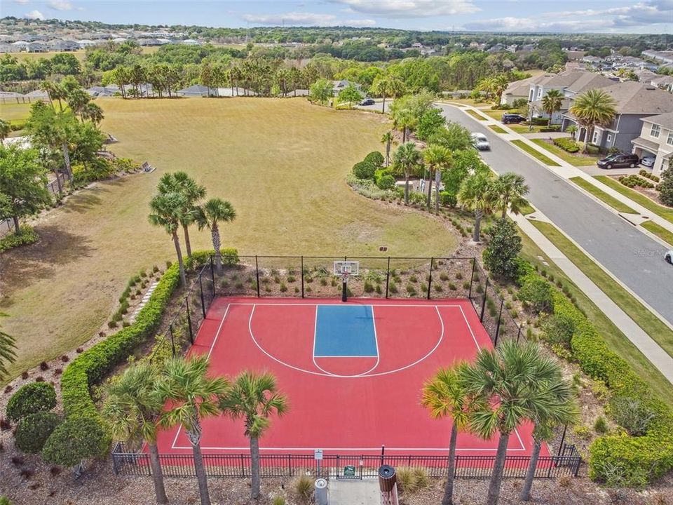 Active With Contract: $525,000 (4 beds, 2 baths, 2560 Square Feet)