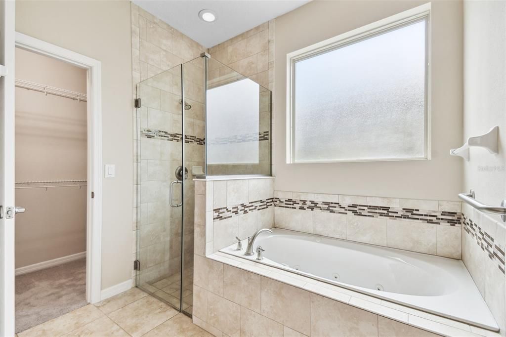Active With Contract: $525,000 (4 beds, 2 baths, 2560 Square Feet)
