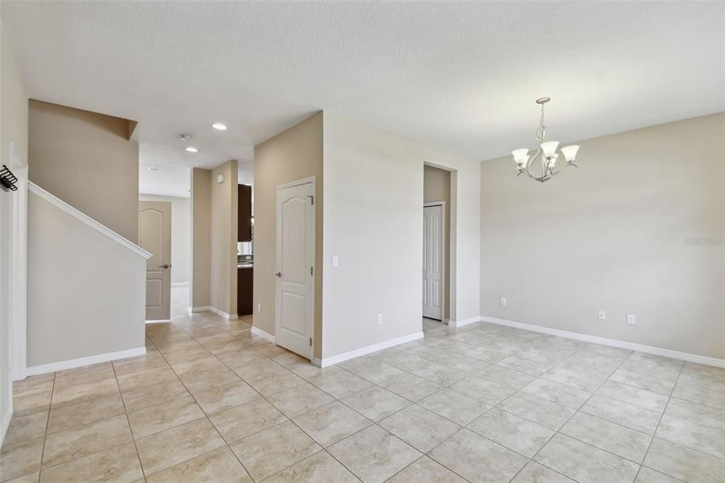 Active With Contract: $525,000 (4 beds, 2 baths, 2560 Square Feet)
