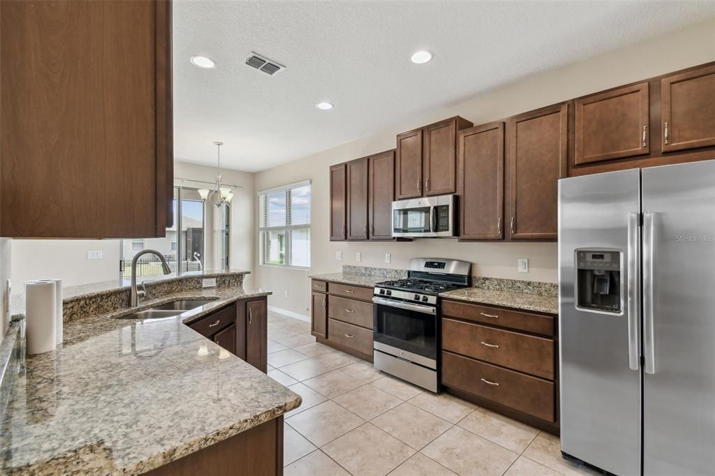 Active With Contract: $525,000 (4 beds, 2 baths, 2560 Square Feet)