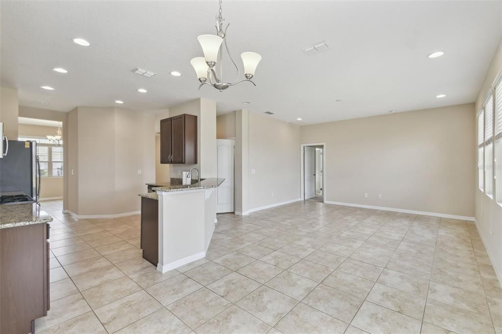 Active With Contract: $525,000 (4 beds, 2 baths, 2560 Square Feet)