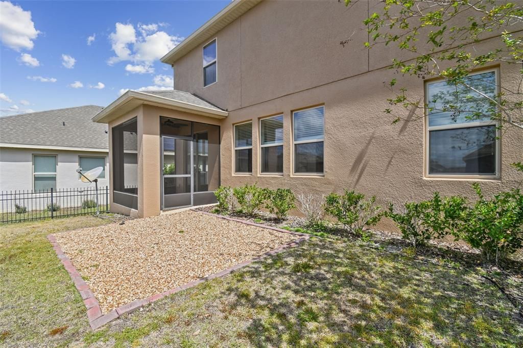 Active With Contract: $525,000 (4 beds, 2 baths, 2560 Square Feet)