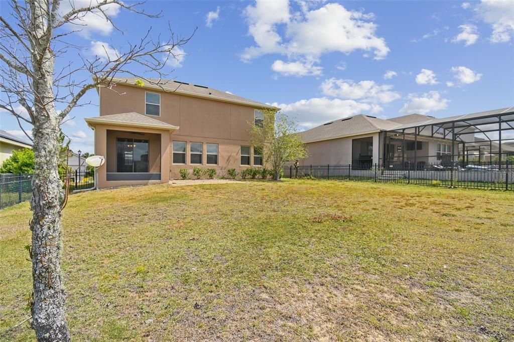 Active With Contract: $525,000 (4 beds, 2 baths, 2560 Square Feet)
