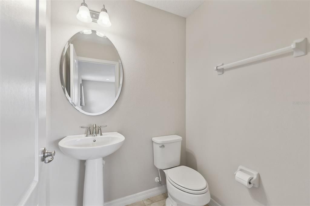 Active With Contract: $525,000 (4 beds, 2 baths, 2560 Square Feet)