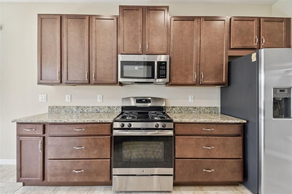 Active With Contract: $525,000 (4 beds, 2 baths, 2560 Square Feet)