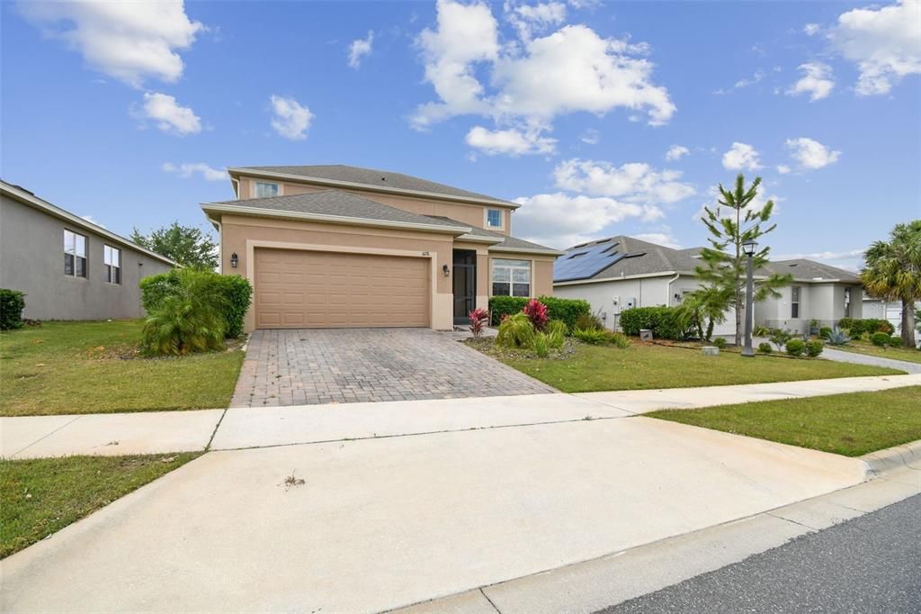 Active With Contract: $525,000 (4 beds, 2 baths, 2560 Square Feet)