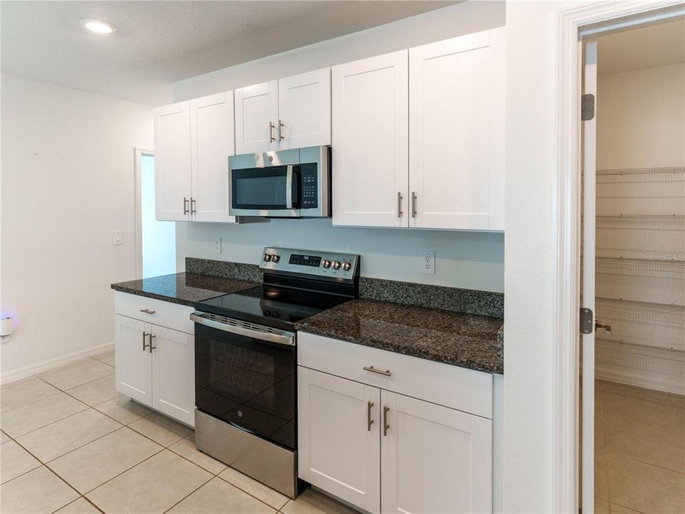 For Sale: $409,900 (6 beds, 3 baths, 2580 Square Feet)