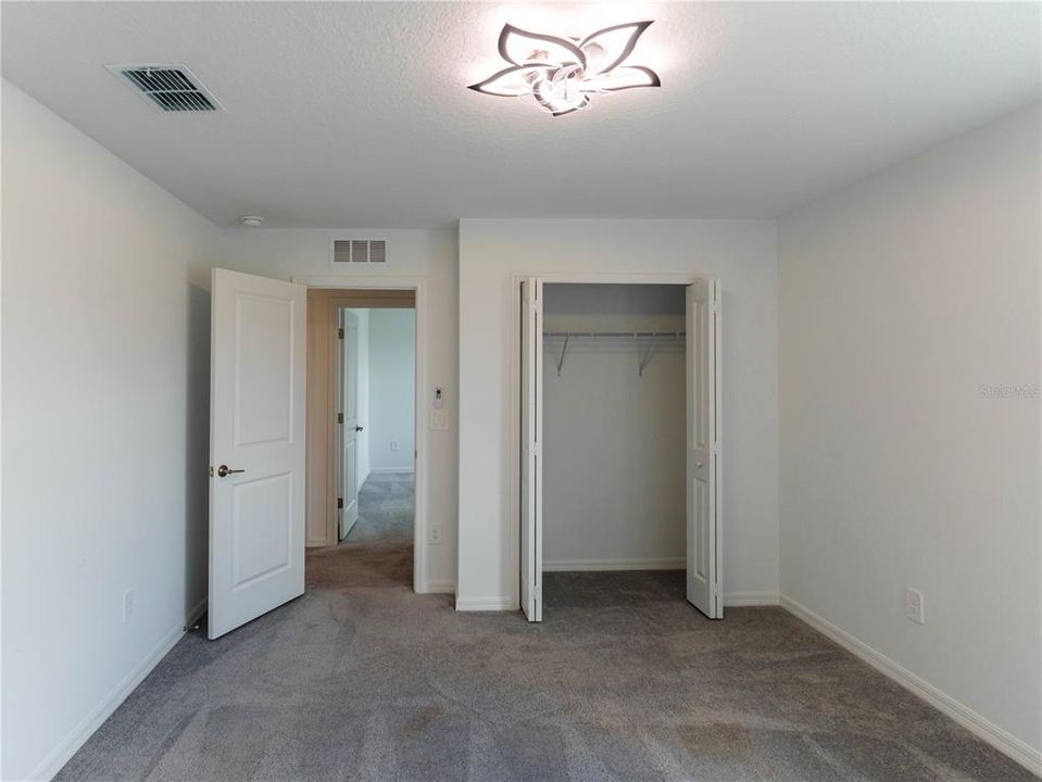 For Sale: $409,900 (6 beds, 3 baths, 2580 Square Feet)