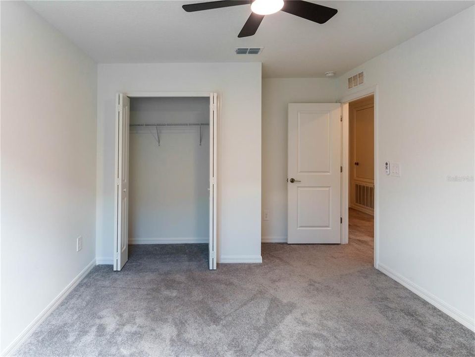 For Sale: $409,900 (6 beds, 3 baths, 2580 Square Feet)