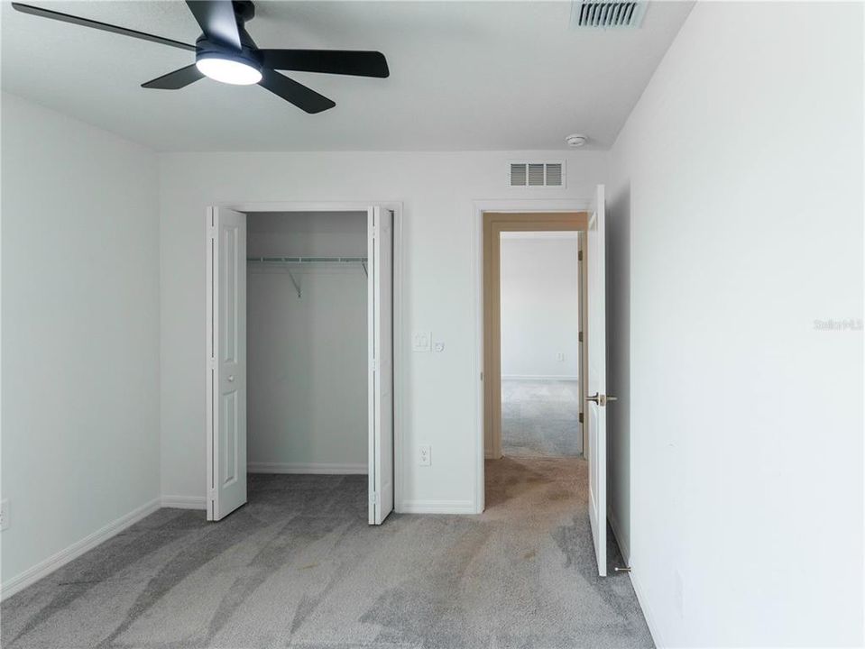 For Sale: $409,900 (6 beds, 3 baths, 2580 Square Feet)