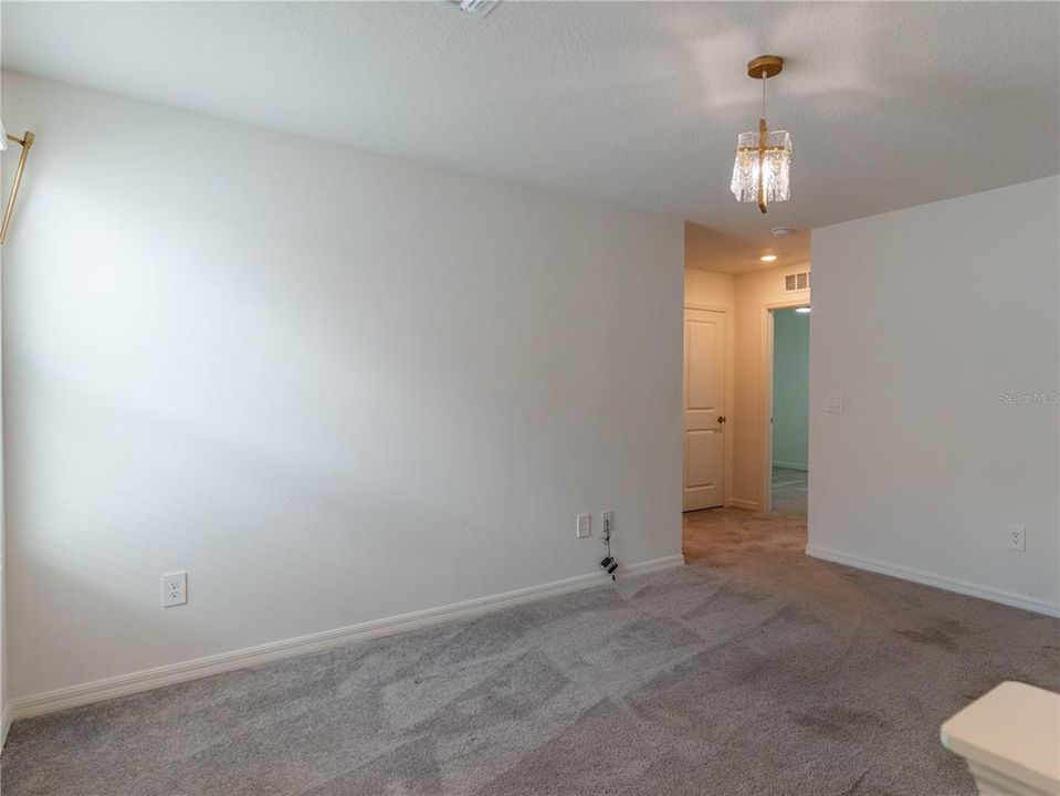For Sale: $409,900 (6 beds, 3 baths, 2580 Square Feet)
