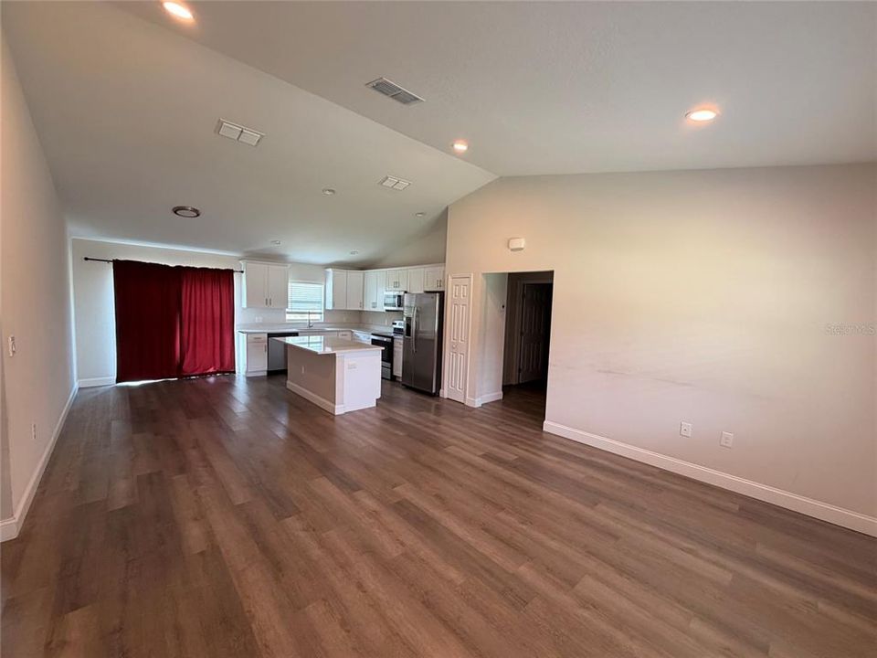 For Rent: $1,700 (3 beds, 2 baths, 1368 Square Feet)