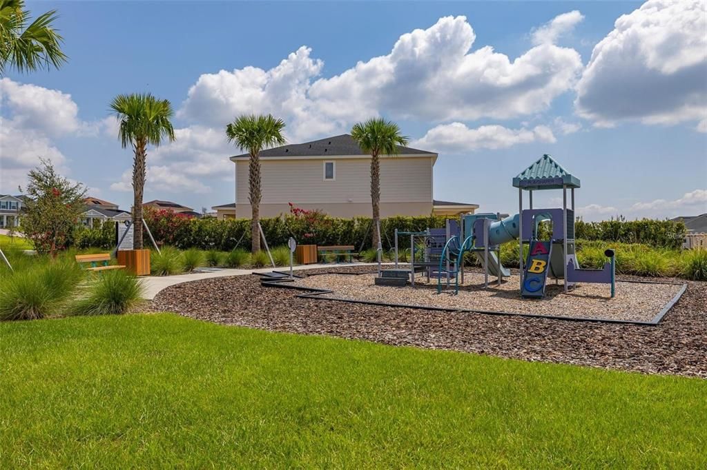 For Sale: $599,999 (4 beds, 3 baths, 2551 Square Feet)