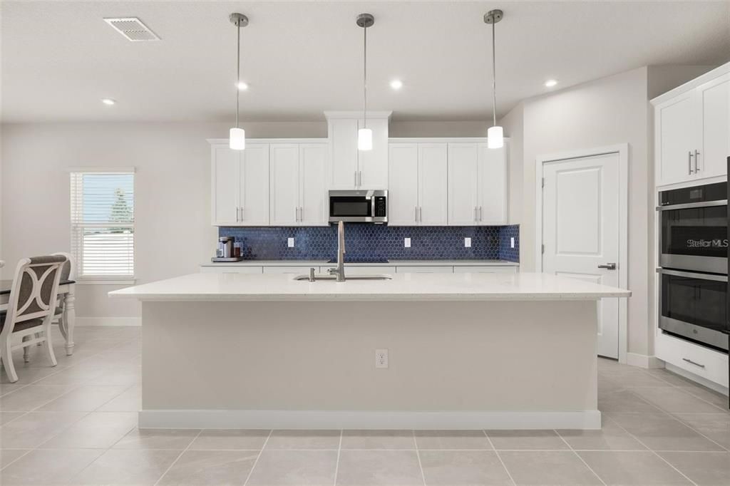 For Sale: $599,999 (4 beds, 3 baths, 2551 Square Feet)