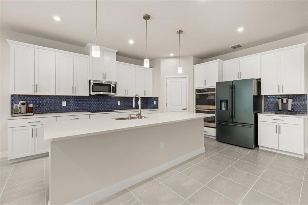 For Sale: $599,999 (4 beds, 3 baths, 2551 Square Feet)