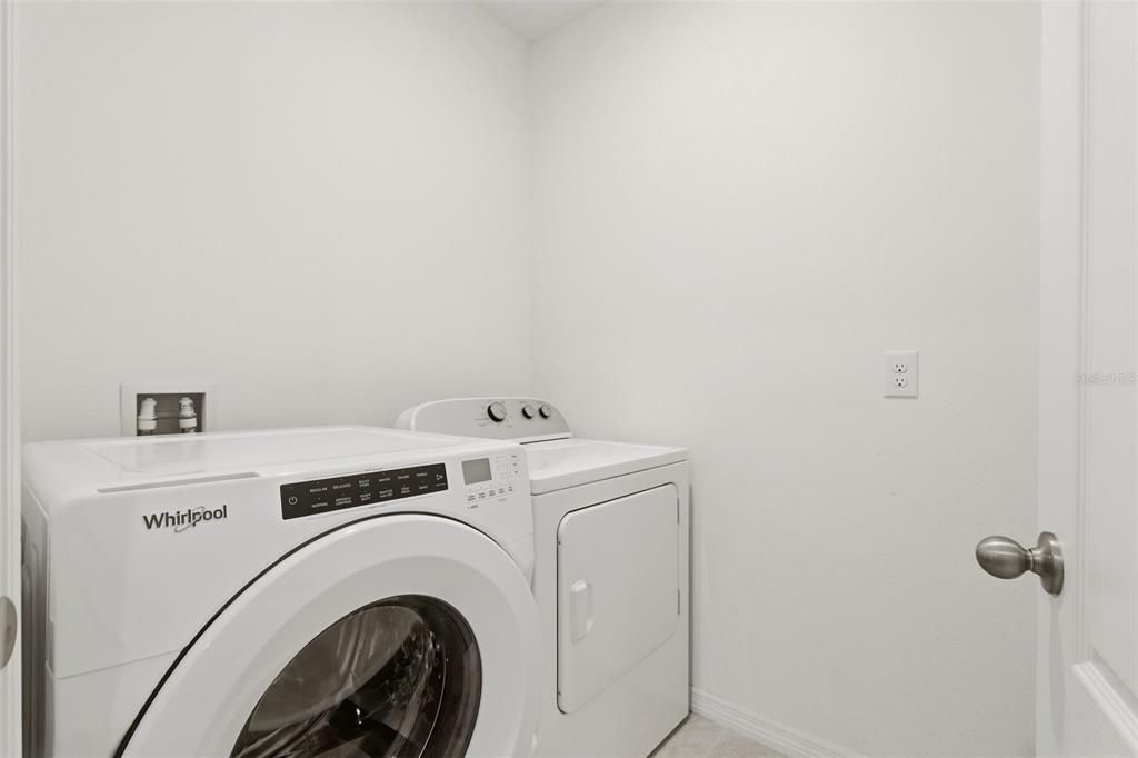En Venta: $415,000 (4 camas, 2 baños, 1828 Pies cuadrados)