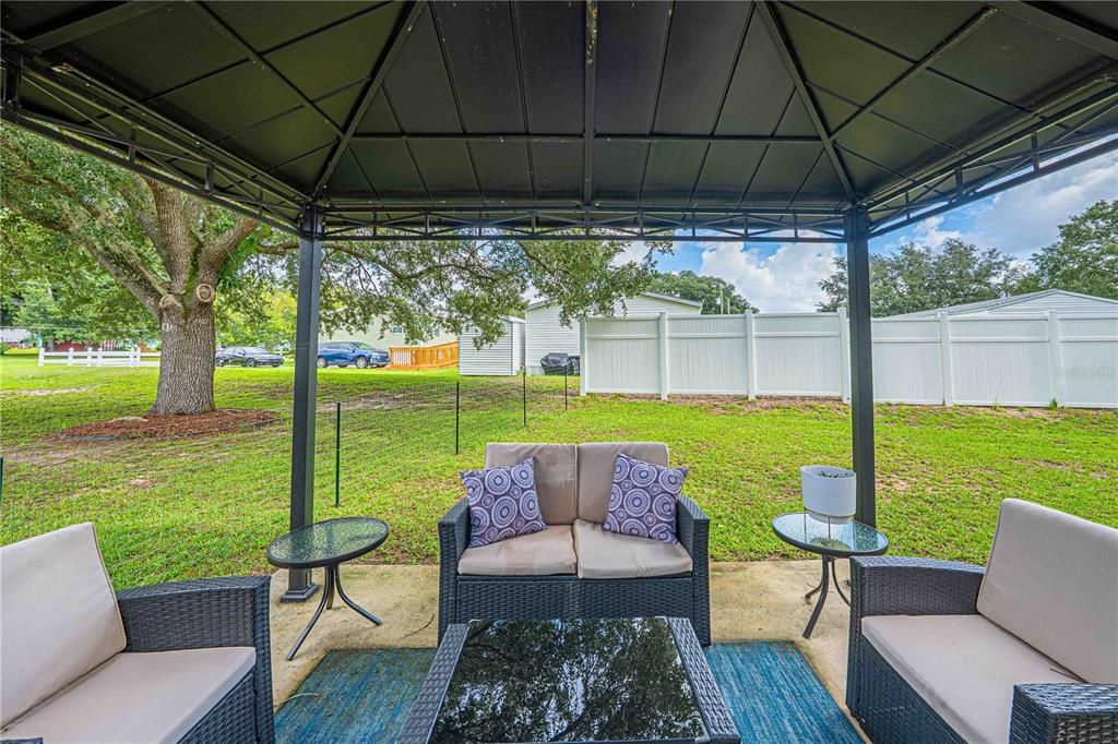 For Sale: $255,900 (3 beds, 2 baths, 1598 Square Feet)