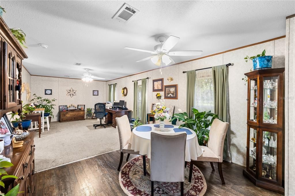 For Sale: $255,900 (3 beds, 2 baths, 1598 Square Feet)