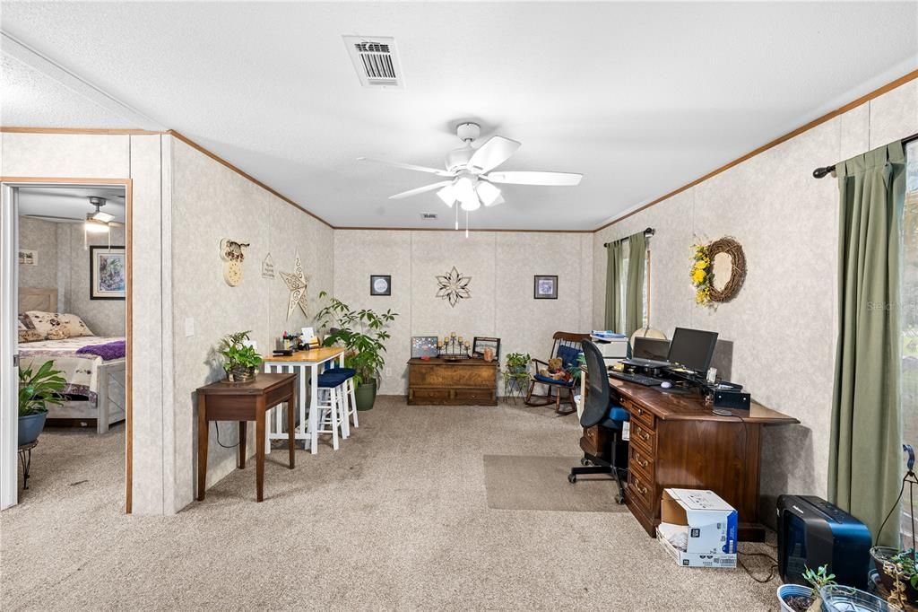 For Sale: $255,900 (3 beds, 2 baths, 1598 Square Feet)