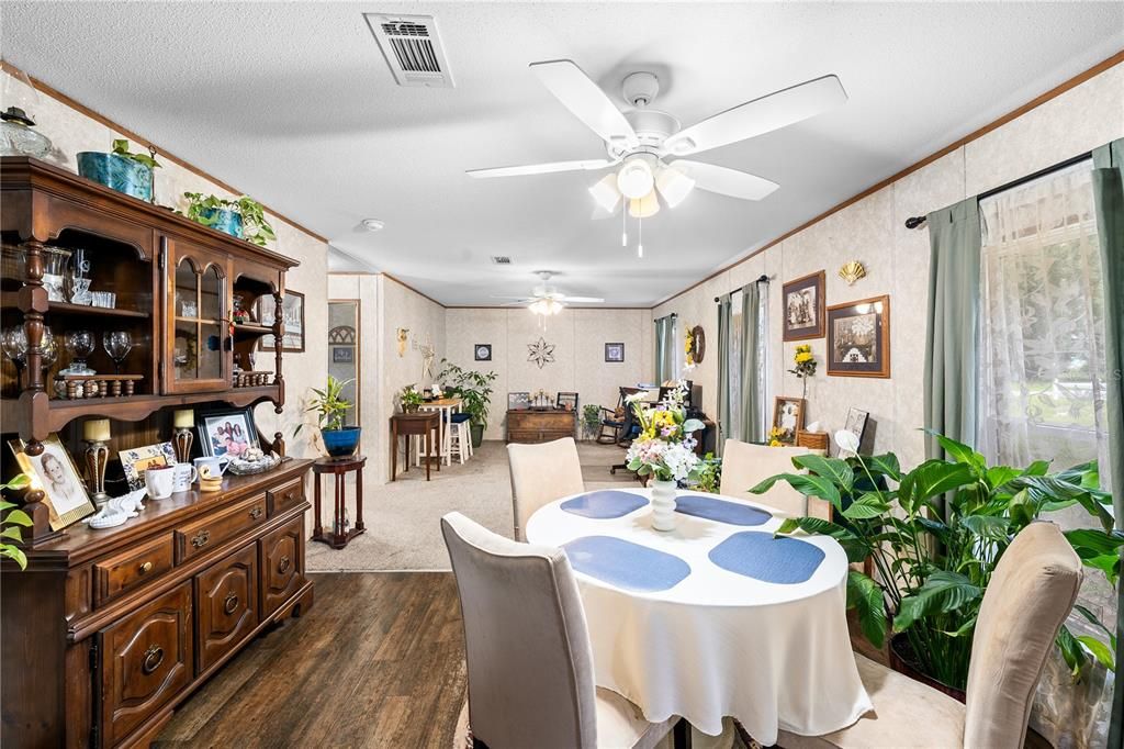 For Sale: $255,900 (3 beds, 2 baths, 1598 Square Feet)