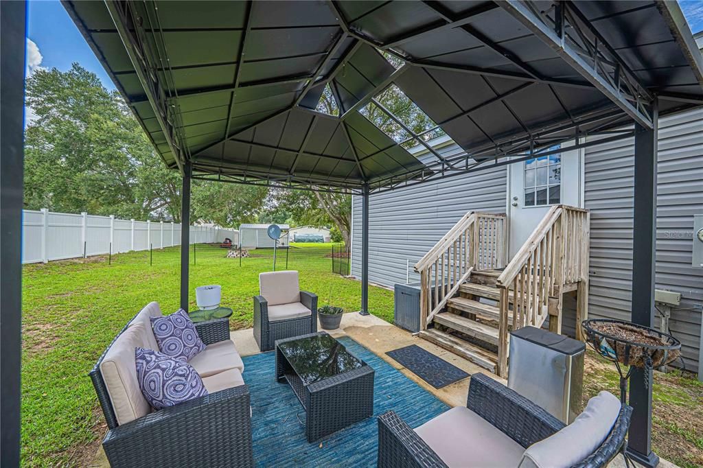 For Sale: $255,900 (3 beds, 2 baths, 1598 Square Feet)