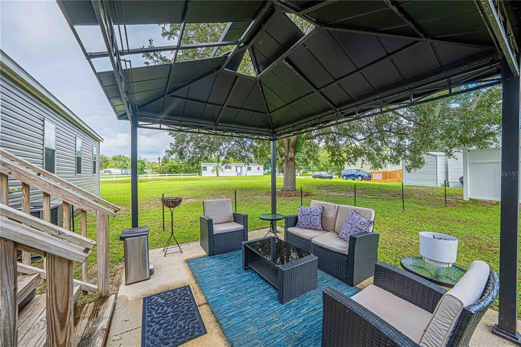 For Sale: $255,900 (3 beds, 2 baths, 1598 Square Feet)
