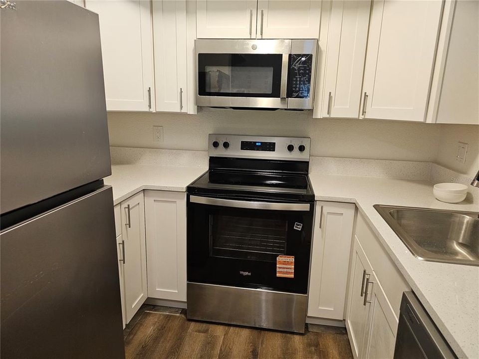 For Rent: $1,295 (3 beds, 2 baths, 1312 Square Feet)