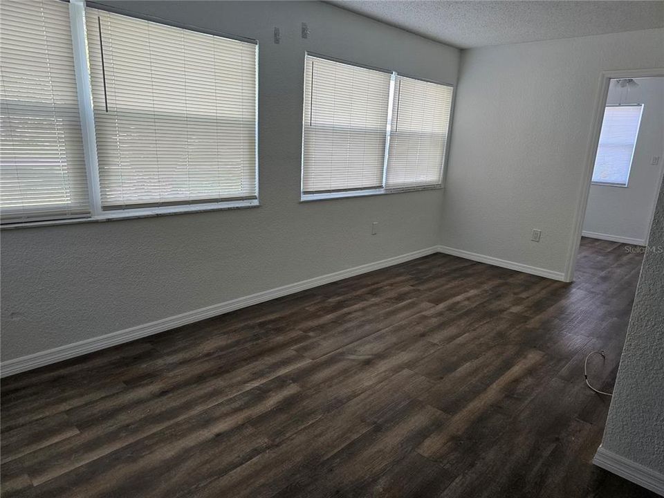 For Rent: $1,295 (3 beds, 2 baths, 1312 Square Feet)