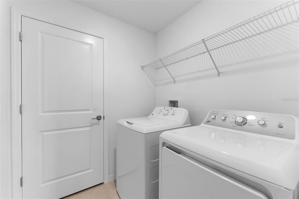 For Rent: $2,450 (3 beds, 2 baths, 2319 Square Feet)