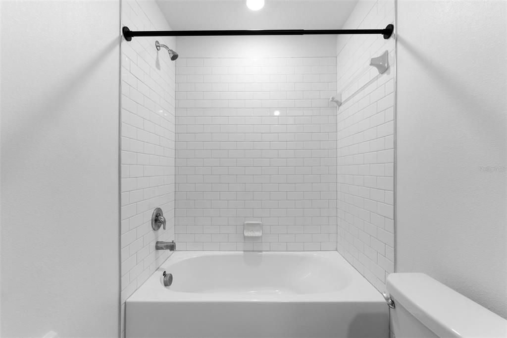 For Rent: $2,450 (3 beds, 2 baths, 2319 Square Feet)