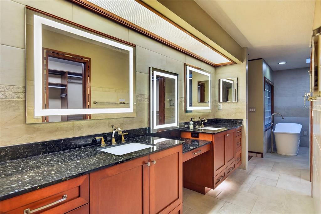 For Sale: $1,500,000 (5 beds, 3 baths, 4277 Square Feet)