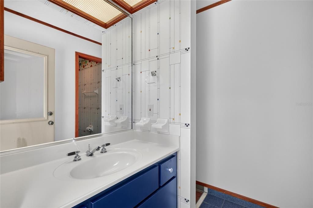 For Sale: $1,500,000 (5 beds, 3 baths, 4277 Square Feet)
