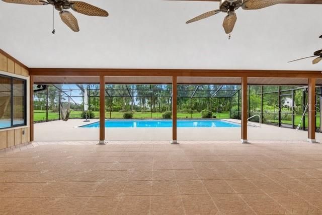 For Sale: $1,500,000 (5 beds, 3 baths, 4277 Square Feet)