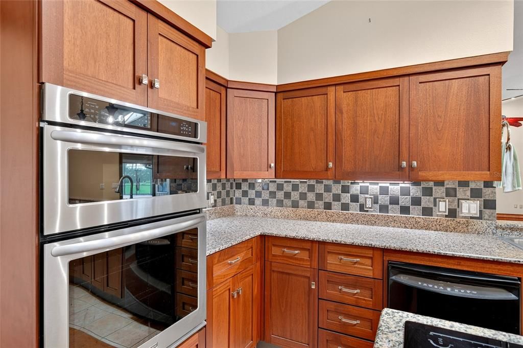 For Sale: $1,500,000 (5 beds, 3 baths, 4277 Square Feet)