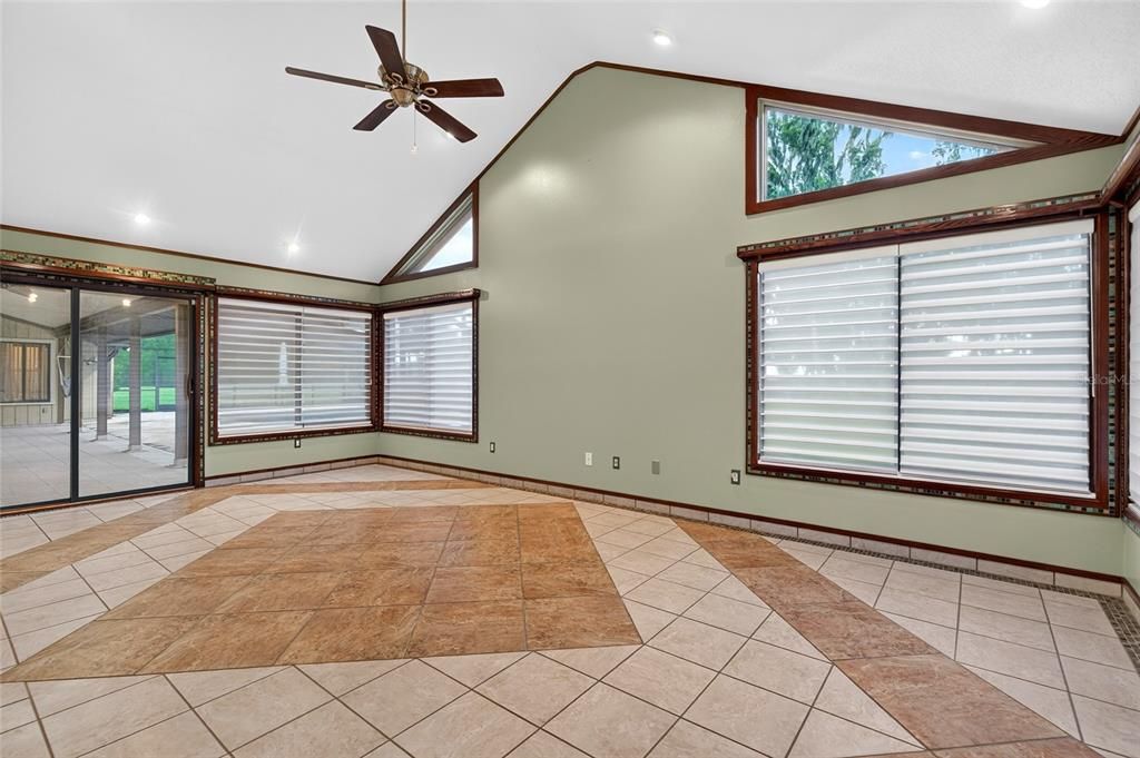 For Sale: $1,500,000 (5 beds, 3 baths, 4277 Square Feet)