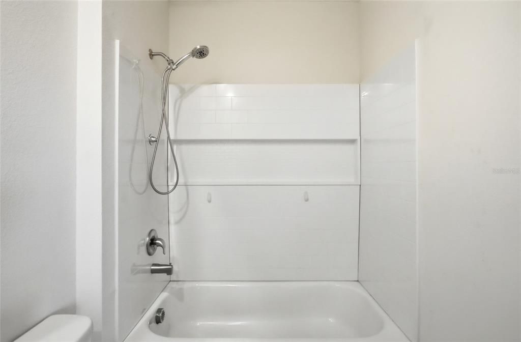En Venta: $409,990 (4 camas, 2 baños, 2204 Pies cuadrados)