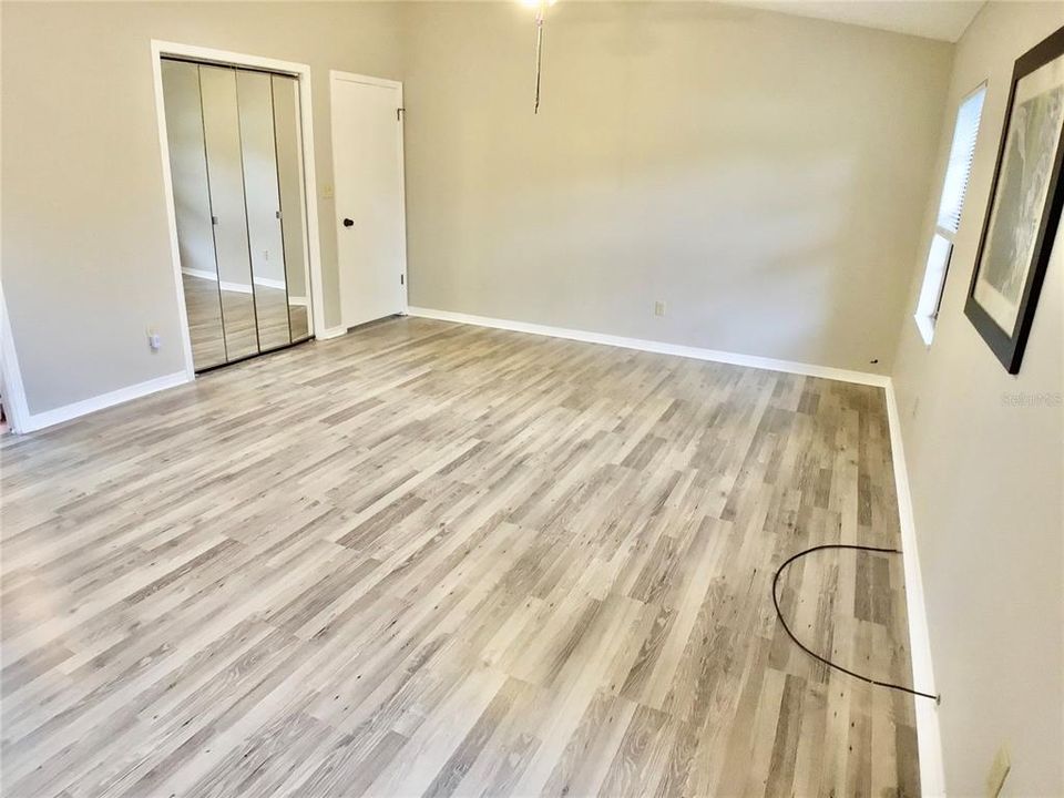 Active With Contract: $2,400 (3 beds, 2 baths, 1679 Square Feet)